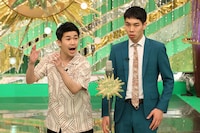 ネタを披露する豆鉄砲 ©フジテレビ