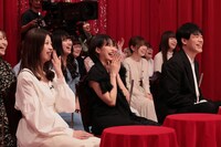 左から馬場ふみか、南沙良、麒麟・川島