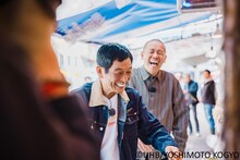 札幌市中央卸売市場・場外市場を訪れる、明石家さんまとタカアンドトシ・トシ