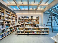SAKANA BOOKS店内