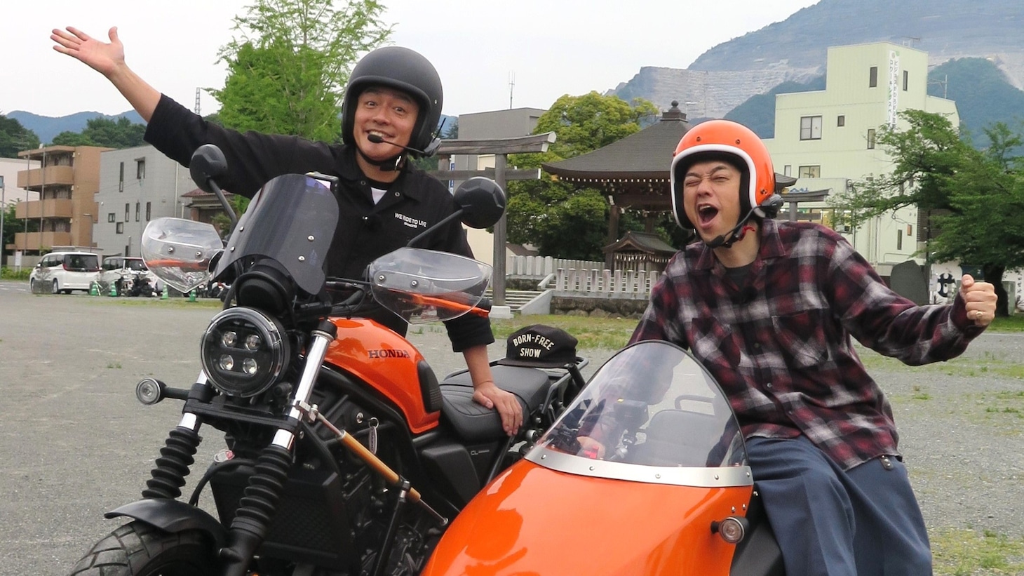 「いちにの参拝～井戸田潤のサイドカーのんびり旅～」で共演する、左からスピードワゴン井戸田、バナナマン設楽