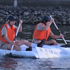 timelesz原嘉孝&篠塚大輝、紙のイカダで荒川に挑む「体を張るロケを待ちに待っていた」