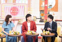 左からハイヒール・モモコ、バッテリィズ