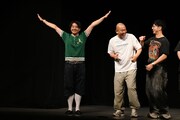 「ジャイアントピース」を披露する田津原理音