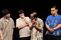 パラレルワールドの岡本社長の発する言葉に耳を傾けるパラレルワールドの藤原副社長（ななまがり森下）