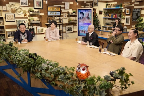 左から、かまいたち、小堺一機、キャイ～ン天野、笑い飯・西田と蟹沢萌子（後方）