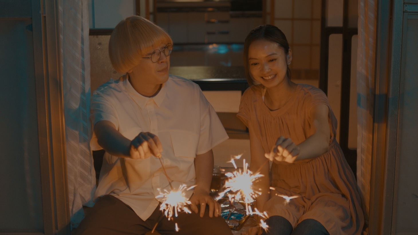 「劇場版ほんとうにあった怖い話～ゾクッ事故物件芸人～」のワンシーン