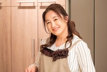 ドラマ「笑ゥせぇるすまん」より、飯根星夜（仲間由紀恵）