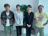 左から3人目が「モヤさま」5代目アシスタントに就任した齋藤陽アナウンサー。さまぁ~ず、前アシスタントの田中瞳アナウンサーと