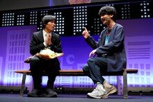 ユニットコントを披露するかが屋・加賀とダウ90000蓮見（photo by 永井峰穂）