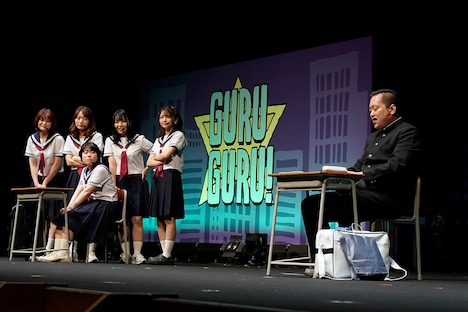 ダウ90000女子メンバーと福留光帆、エバース町田によるユニットコントの様子(photo by 永井峰穂)