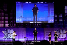 エバース町田のリアクションを予想するリスナーとエバース佐々木（photo by 永井峰穂）