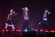 IS:SUEのライブステージの様子(photo by 永井峰穂)