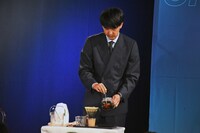 コーヒーを淹れるCITY石井