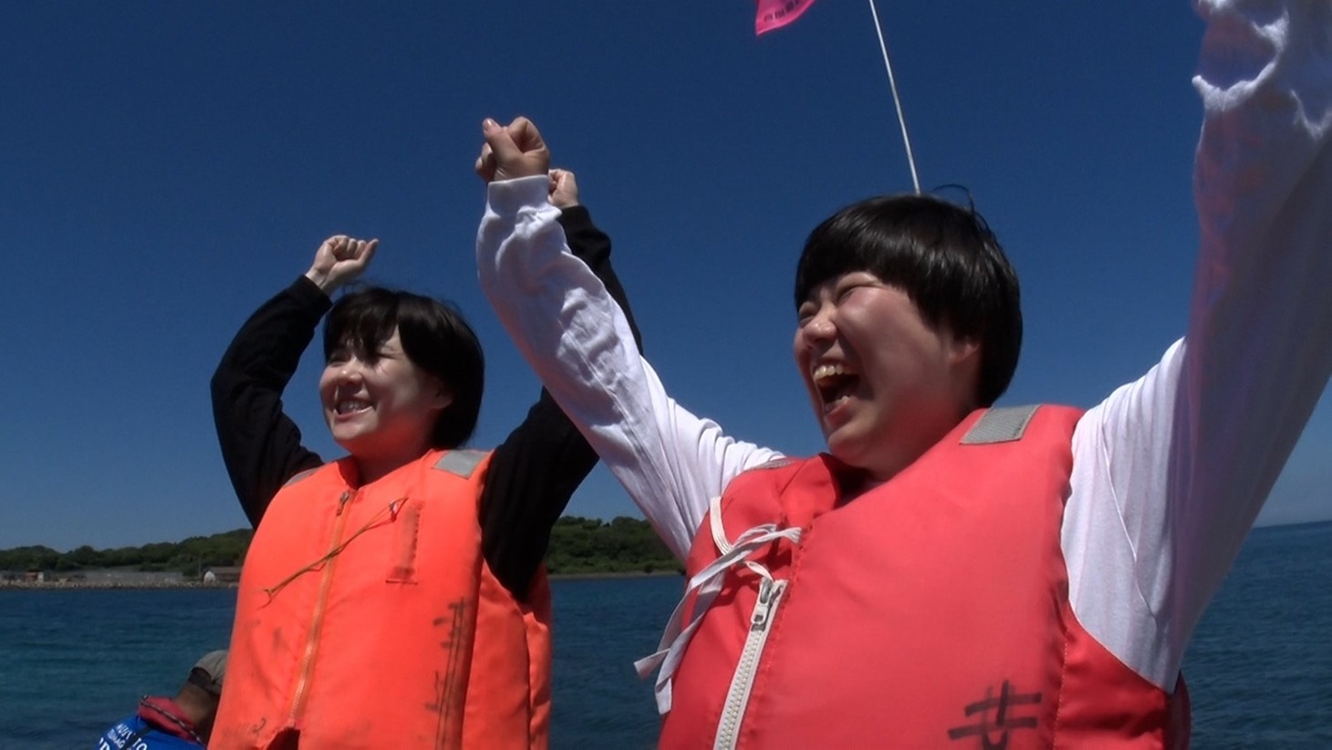 「にぼしいわしのお笑いサバイバル 笑が島」より