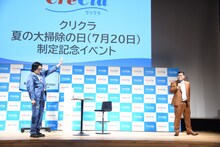 イベント終了時、ケムリ（右）だけ帰らせようとする令和ロマンくるま（左）