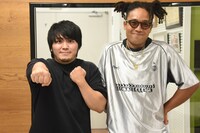 凛凛パーカー。左から南條、レオ