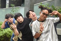 時計を2個している凛凛パーカー・レオ（一番手前）