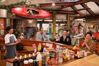 左からNON STYLE石田、ザ・ぼんち、ナインティナイン岡村