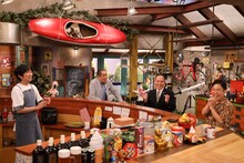 左からNON STYLE石田、ザ・ぼんち、ナインティナイン岡村