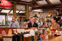 左からザ・ぼんち、ナインティナイン岡村