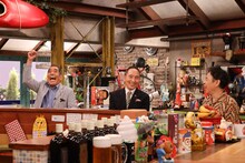 左からザ・ぼんち、ナインティナイン岡村