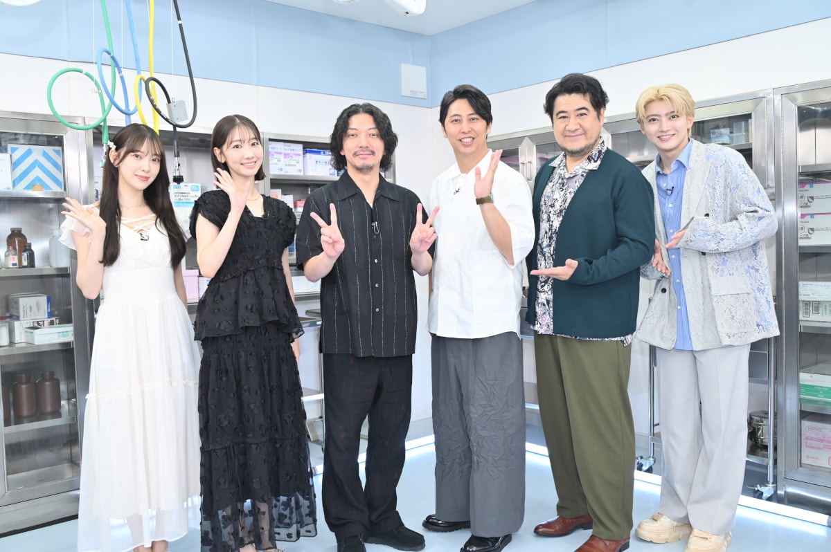 「口を揃えた怖い話」に出演する（左から）堀未央奈、柏木由紀、ニューヨーク、小手伸也、ユーキ（超特急）