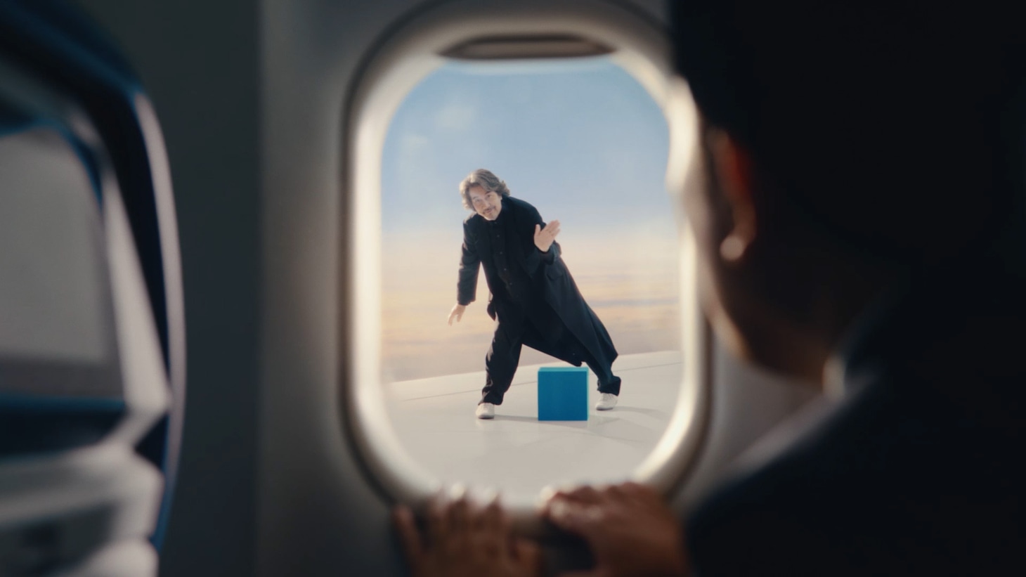 「求人ボックス」のCM「飛行機」編より