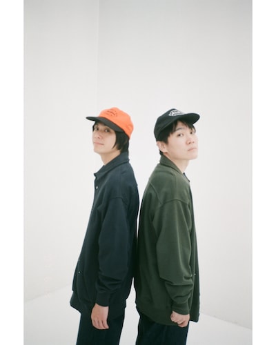 左から小山田壮平、ランジャタイ国崎。