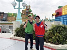 左から、東野幸治、渡辺翔太