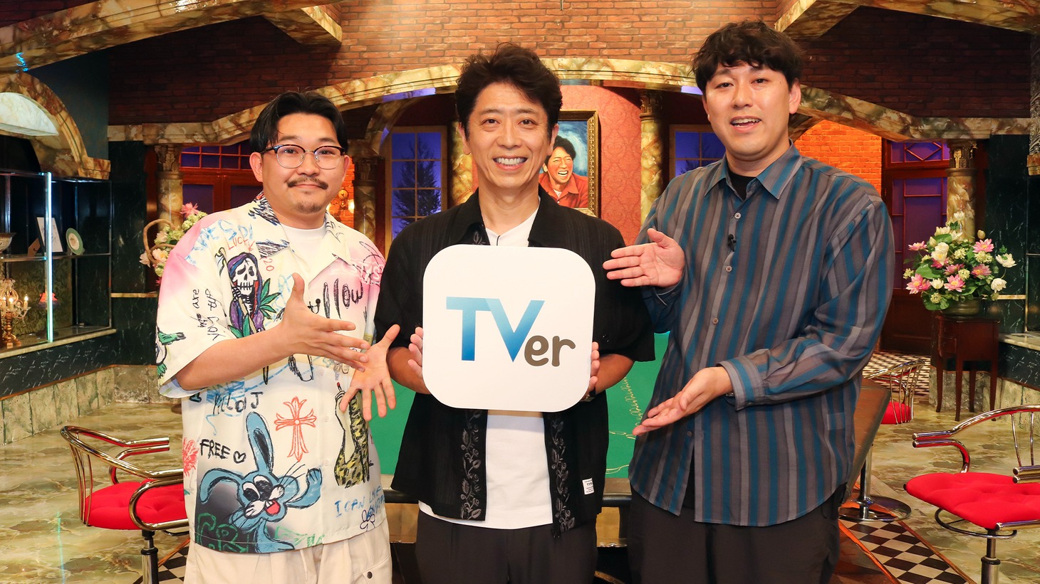 フットボールアワー後藤（中央）とオズワルド伊藤（左）、オズワルド畠中（右）