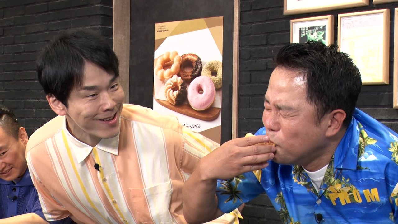 左からかまいたち濱家、ダイアン津田