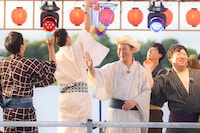 山咲トオルに扮するコットンきょん