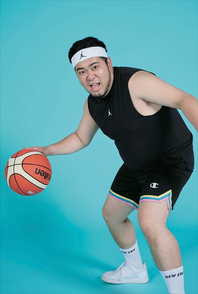 特典版に同封される令和ロマン・ケムリのスポーティポストカード