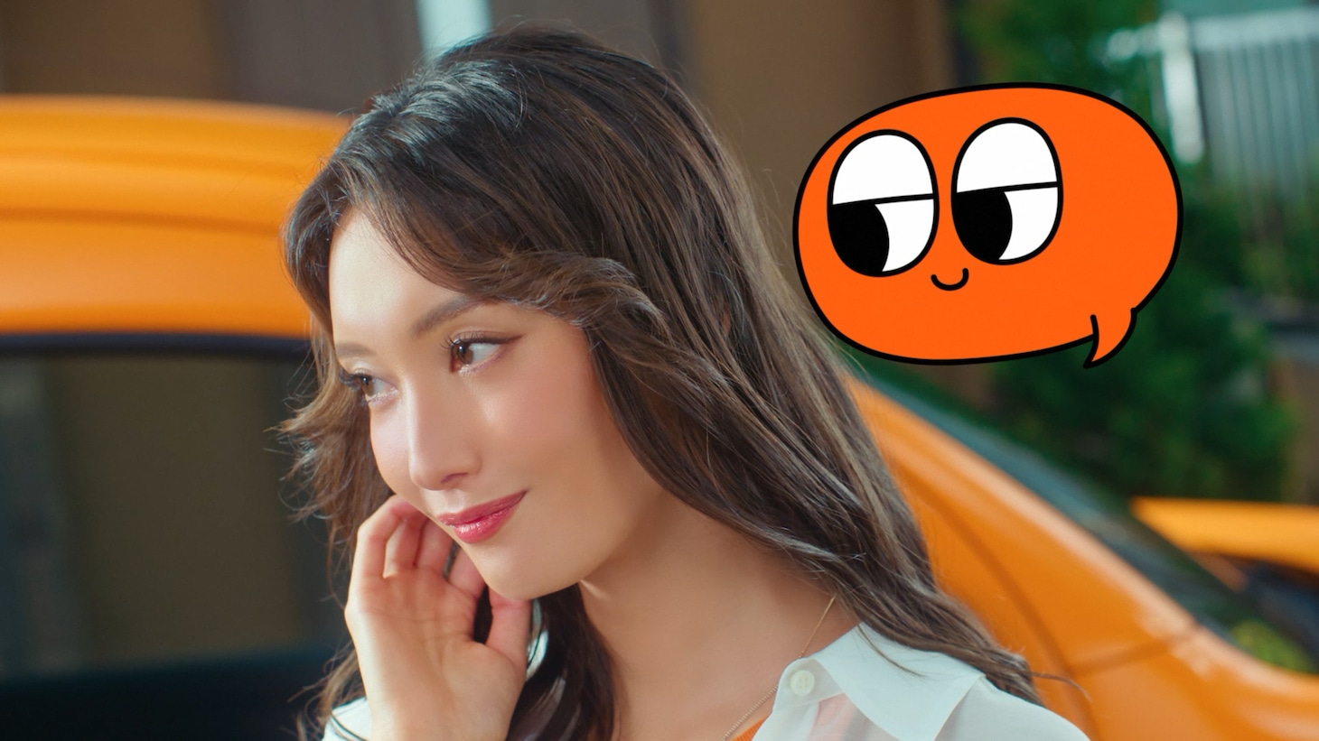 ロバート秋山と菜々緒が共演するカーセンサーCM「ナナオとナナエ 車検前の買い替え」編より