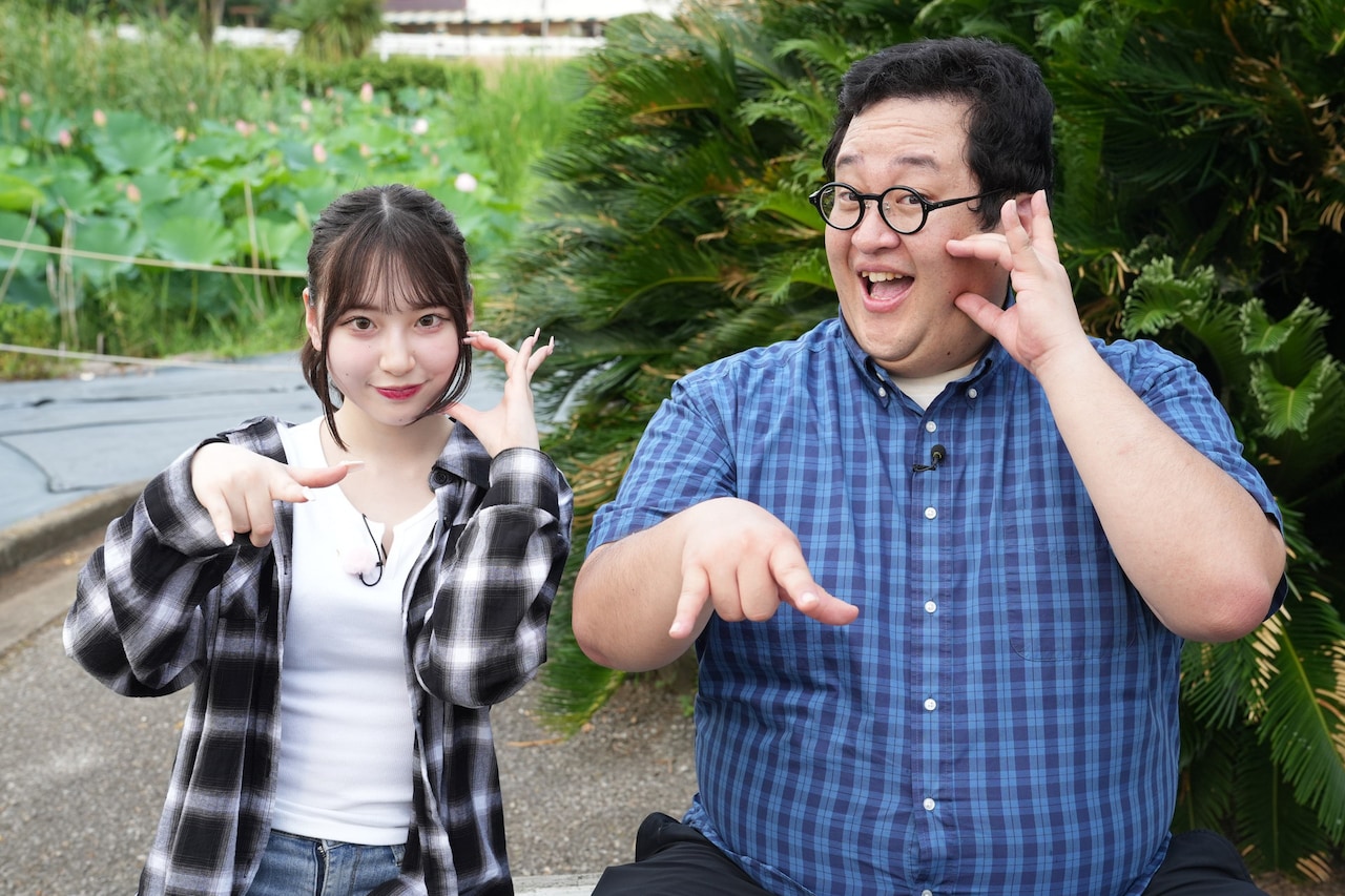 “助手”を務めた春とヒコーキぐんぴぃ（右）