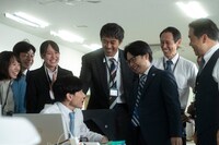 映画「俺ではない炎上」より、インパルス板倉出演シーン