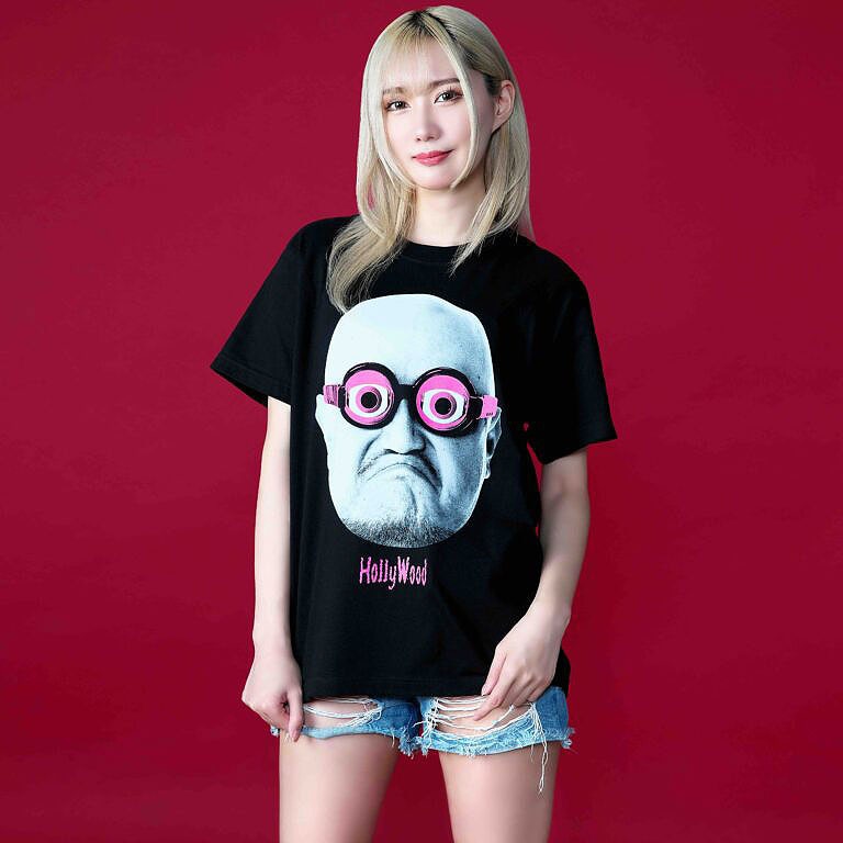 「眠たくなってきちゃったTシャツ Ver.2」着用例