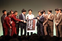 前回の「タイタンライブ」のエンディングの様子