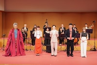 左から岡本知高、村上佳菜子、ウエンツ瑛士、野性爆弾くっきー！、SHIZUKU