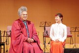 左から岡本知高、村上佳菜子