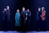 舞台稽古の様子。左から大久保樹、内田朝陽、吉井怜、平岡祐太、原嶋元久、奥村佳恵、ライス関町（撮影：渡部孝弘）