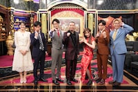 左から渡邉結衣アナウンサー、Gパンパンダ星野、こたけ正義感、千鳥・大悟、いぜん、ストレッチーズ高木、ナイチンゲールダンス・中野なかるてぃん