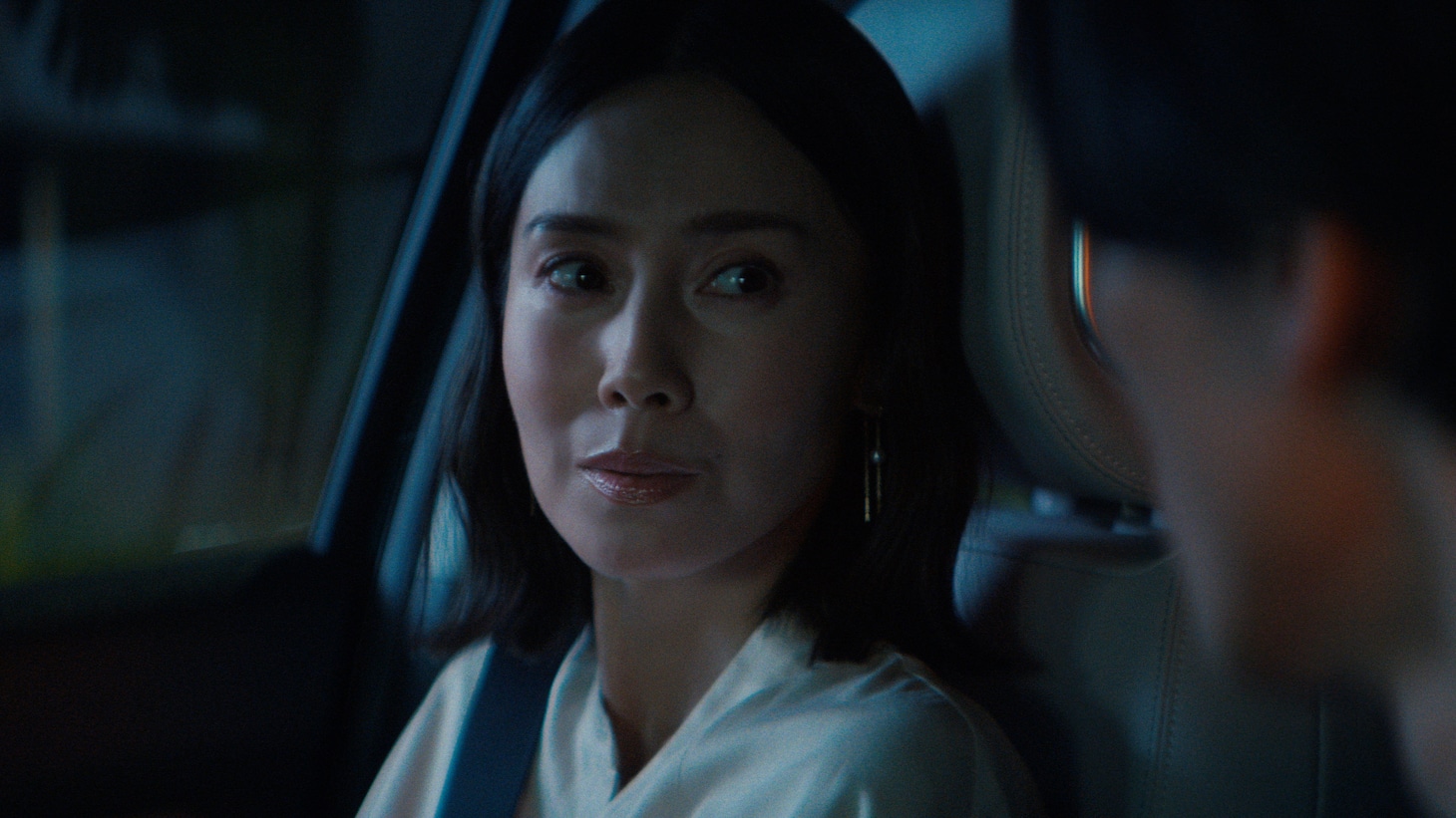 「NIGHT OF AURA」の第1話「それは何色の嘘ですか？」より