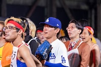 集結したアングラ芸人たち