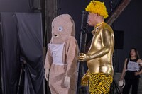 捕まってしまっただま（左）、FUJIWARA原西（右）