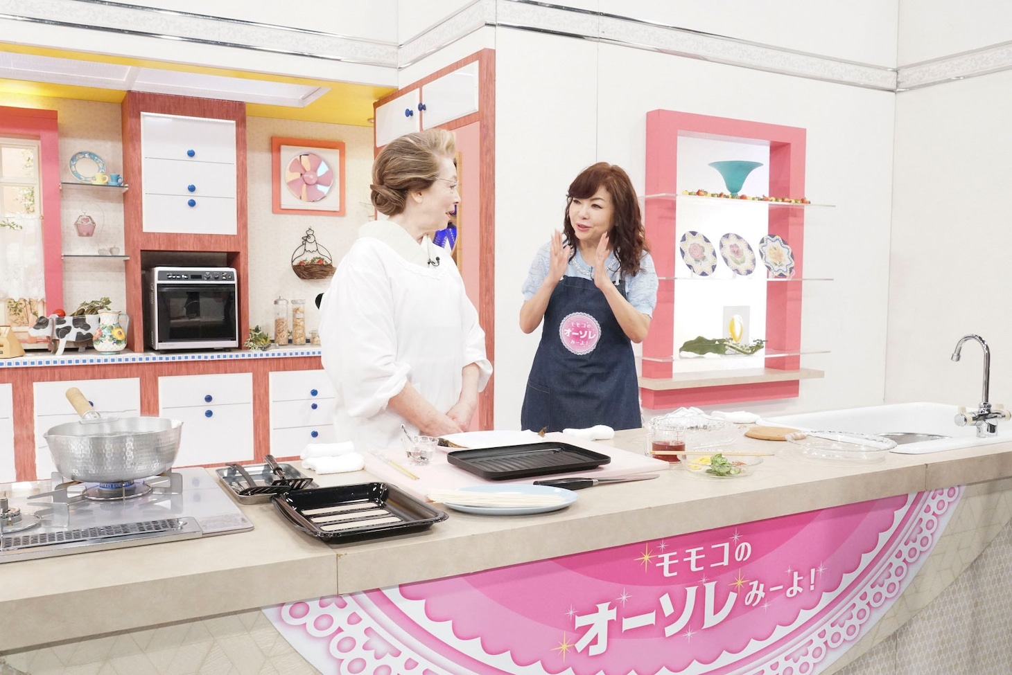 左から西川ヘレン、ハイヒール・モモコ