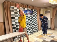 「気をつけてな！」と来場者を見送るバッテリィズ