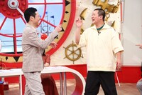 左から東野幸治、コットンきょん