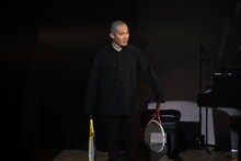 両腕テニスラケットに改造したラブレターズ塚本